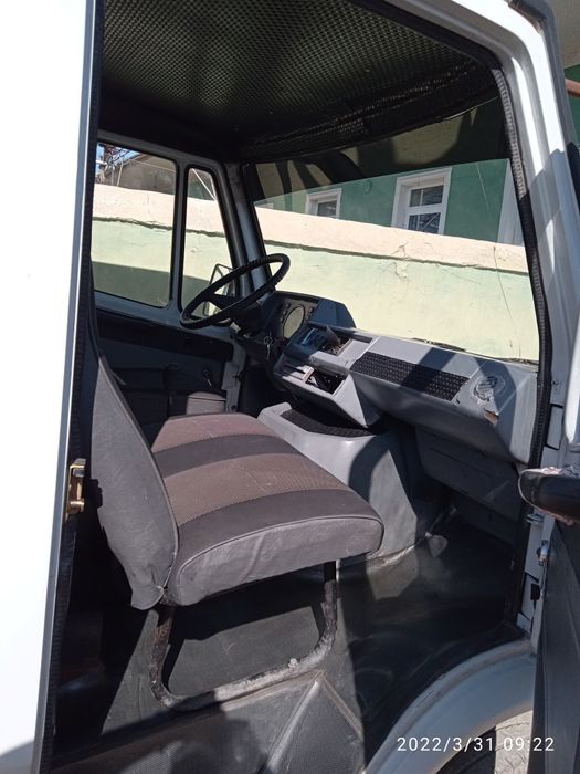 Мерседес Бенз 208д