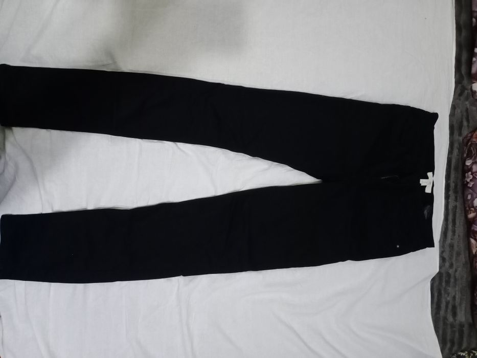 Джинсы для девочек подростковые три пары, одни классические брюки