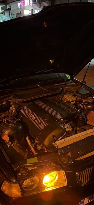 Цял двигател m52b28tu