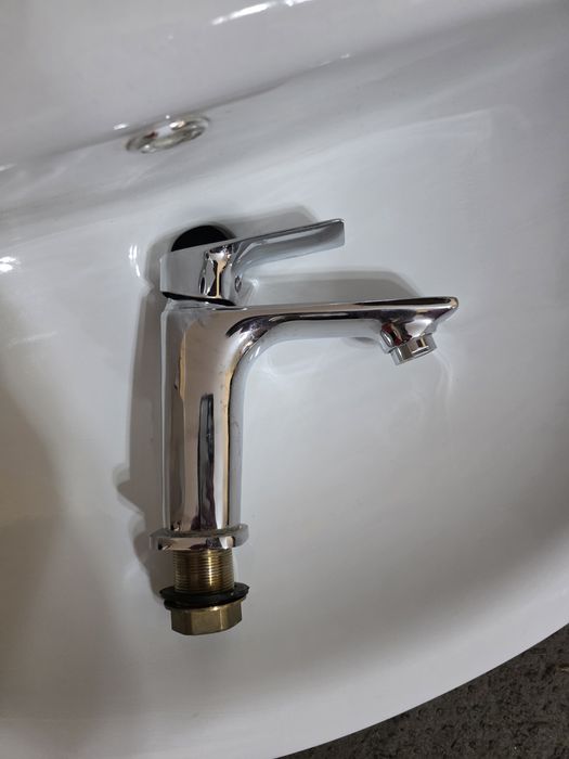 Продаются два раковины тюльпан в полном комплекте