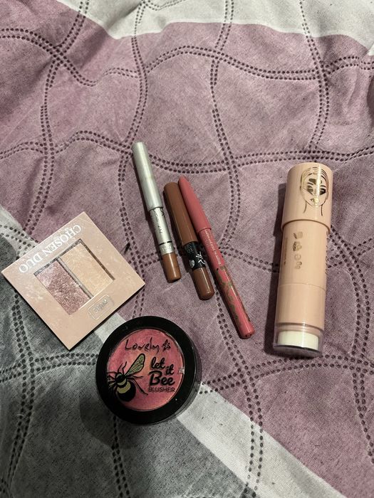 Лот козметика гримове