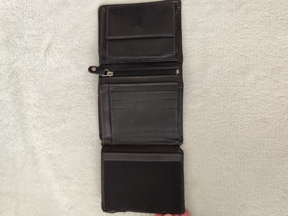 Portofele in stare buna