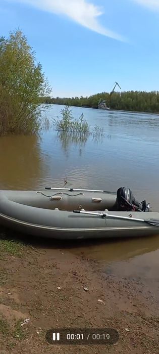 Продам лодку пвх Фрегат 350 и мотор Хидэя 9.9пробег не большой