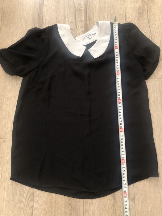 Bluza cu guler alb, marimea 36