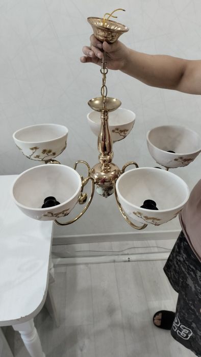 Продам люстру б/у в хорошем состояний