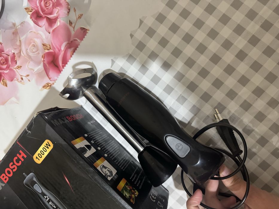 Ручной блендер требует ремонта