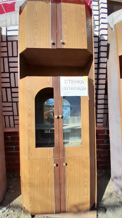 Sotiladi stenka xolati yaxshi.