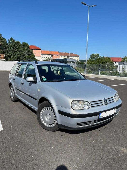 VOLKSWAGEN Golf 2000