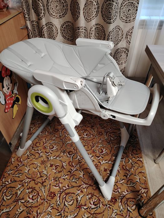 Scaun de masa bebe