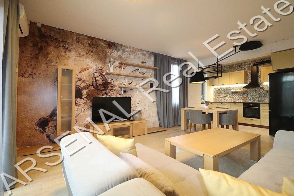 Дава се под наем Тристаен апартамент в София, Изток - 146 кв.м за 1500 € - Снимка #5