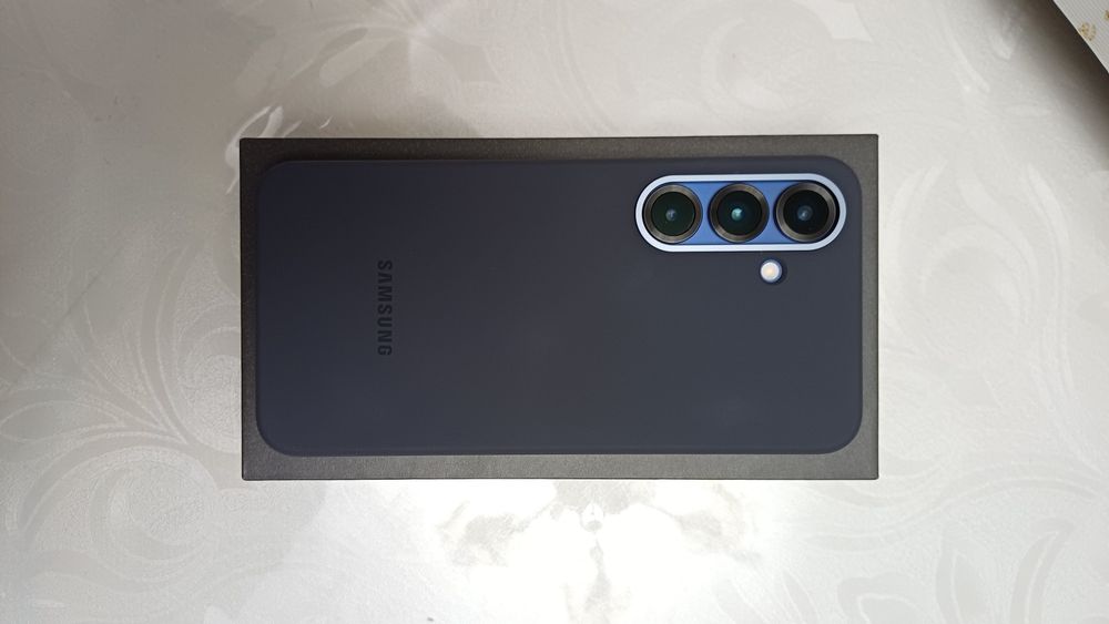 Samsung s25 128gb/12gb