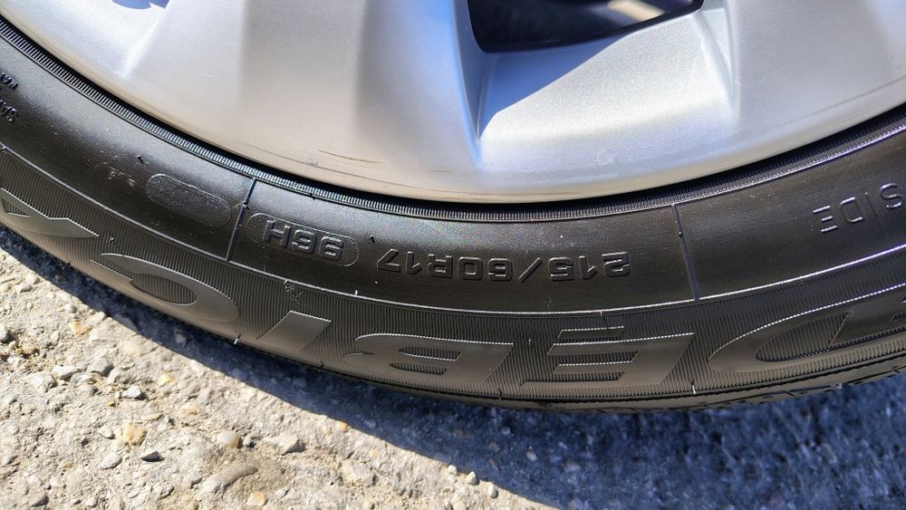 Гуми 215/60/17 Debica