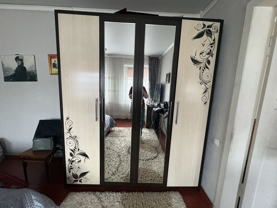 Продается спальный гарнитур