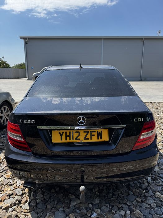 Vand Mercedes C220 ,fara motor!!!