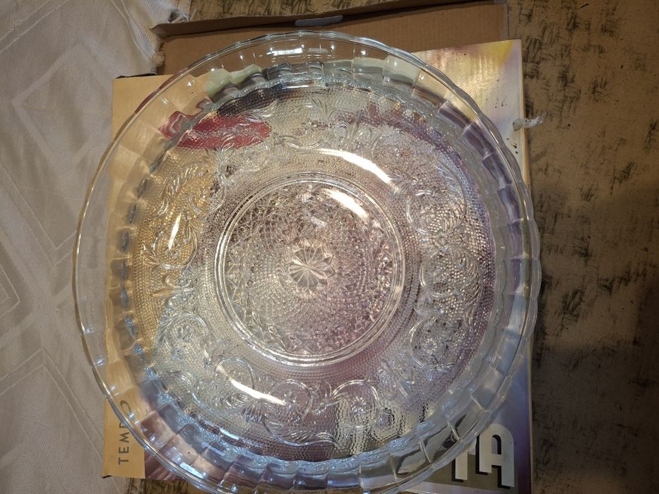 Круглое сервировочное блюдо