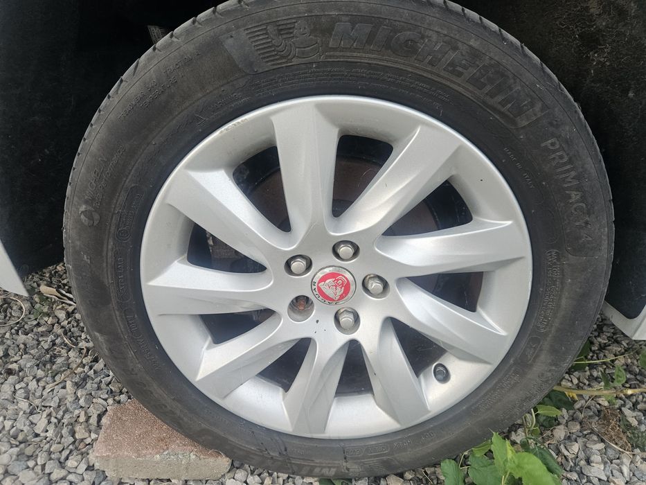 Джанти с гуми за Jaguar Xf 225/55/17 5×108