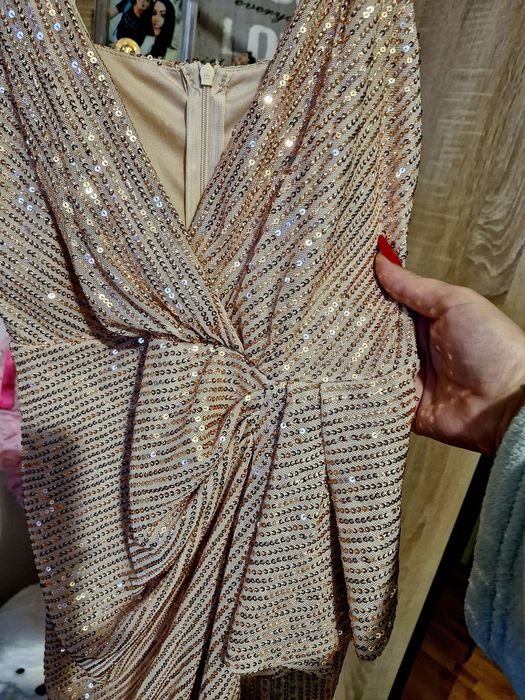 Rochita cu paiete, S