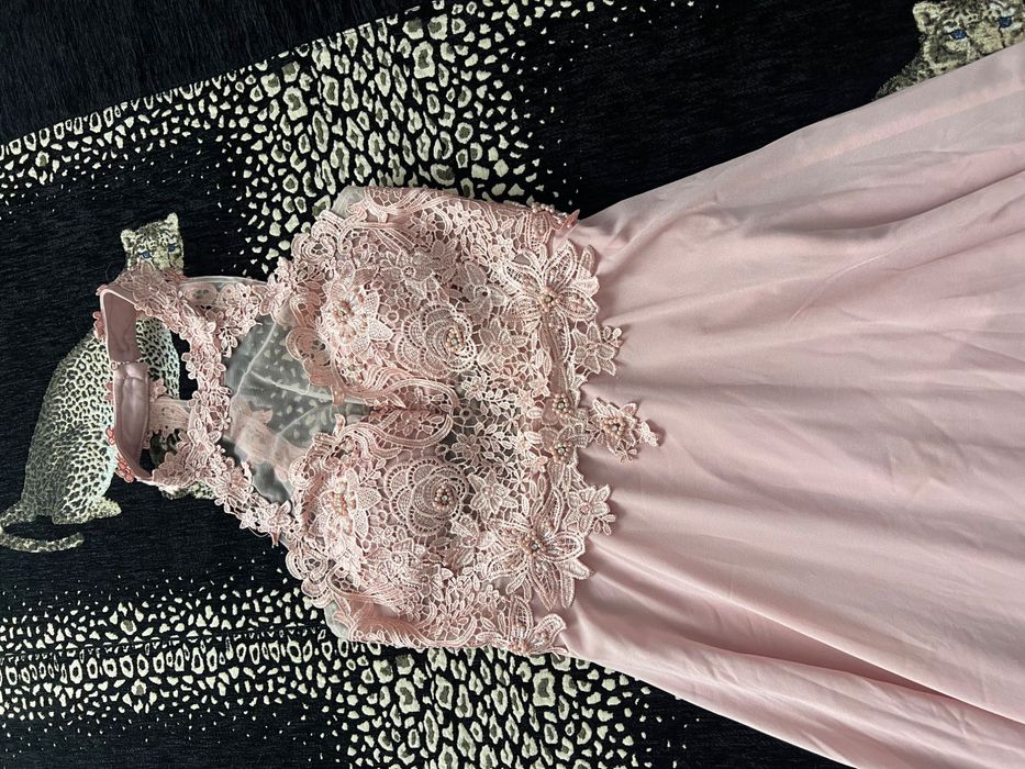 Официални рокли къса и дълга