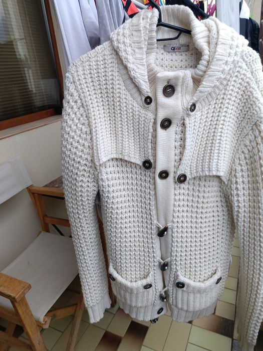 Жилетка с качулка плетена Gaudi