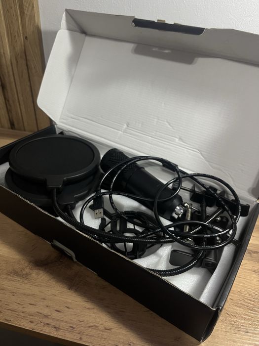 Стримерский микрофон Defender Space новый