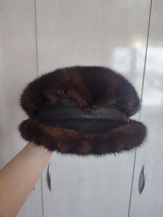 Продам б/у норковые шапки. Цены уточняйте.