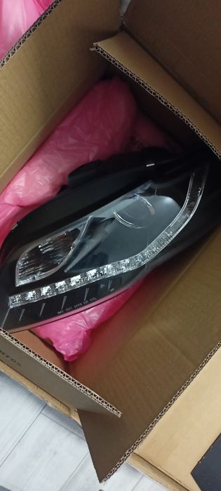 Faruri pentru Audi A4