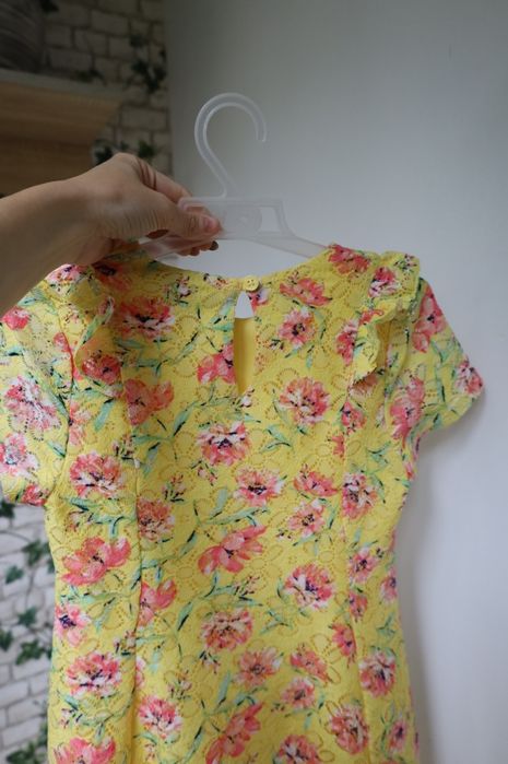 Rochiță de vară galbenă cu floricele si dantelă 128 cm