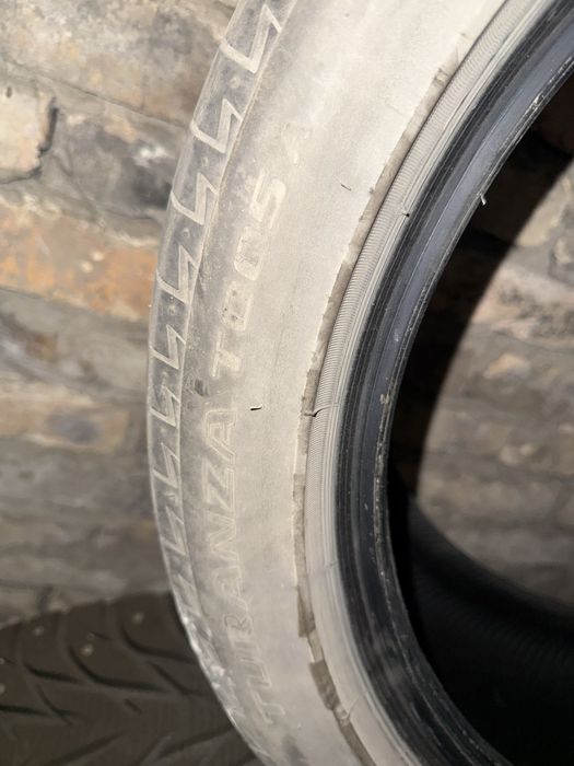 Продам летние шины Bridgestone размер 235/45/18