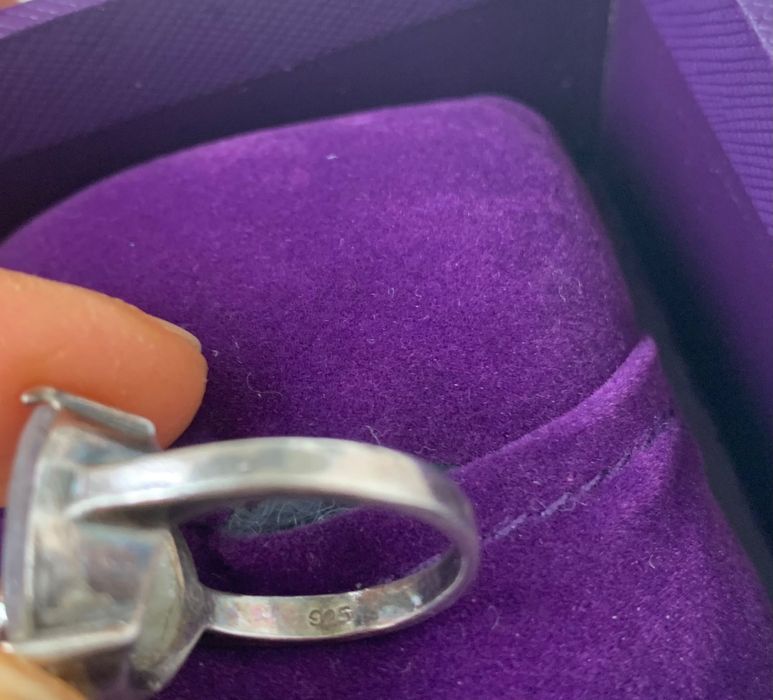 Сребърен пръстен 925  с камък и сърце