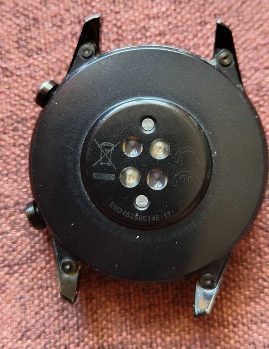 Работещ Smart Huawei Watch GT 2, със счупен дисплей