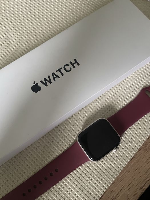 Продам apple watch SE2 Gen2022