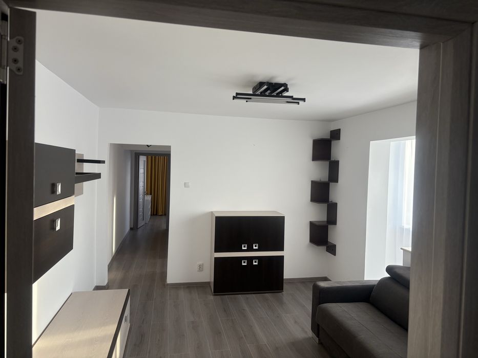 Inchiriez apartament 3 camere