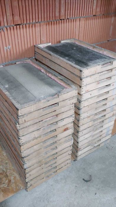 Forme turnat beton, Matrițe capace gard din fibra de sticla cu gelcoat, rășină și întărituri, in rame de lemn 50x30 cm