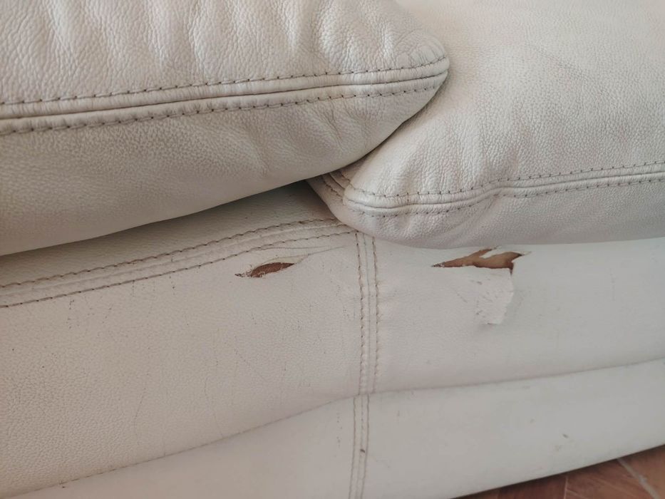 Дивани кожени 2бр бели