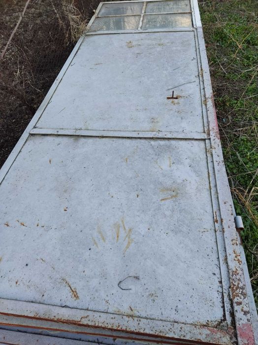 Метални врати масивни