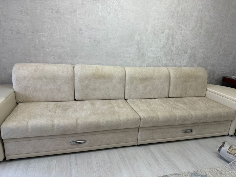 Продам диван в гостийный расклодной
