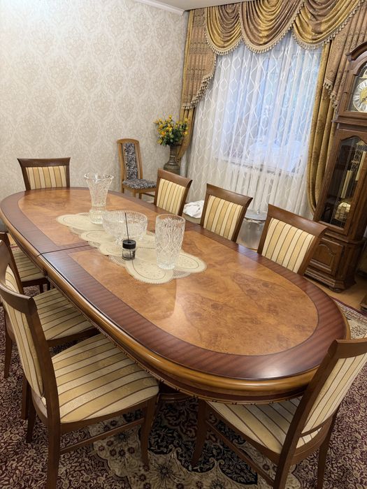 Продается стол со стульями!