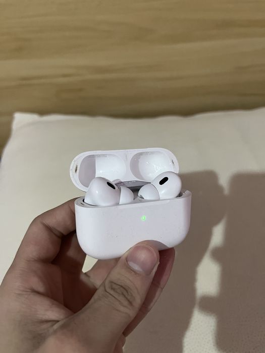 Airpods pro 2 продаеться