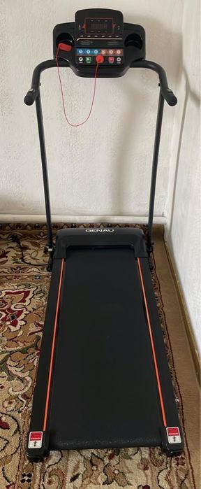 Продам беговую дорожку Genau