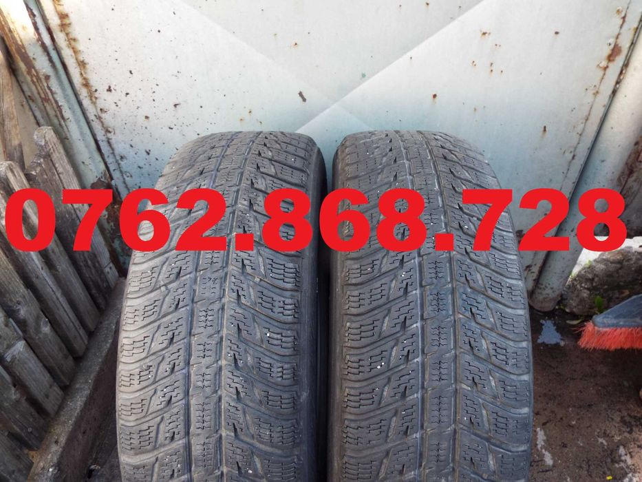 vand 2 anvelope de iarna 215/65/17 nokian wr suv3 pret 250lei amandoua