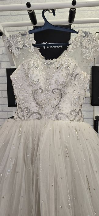 Свадебные платья витрина