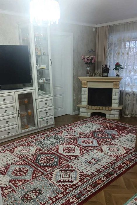 Продаю 3х комн. квартиру на 2м этаже с ремонтом по ул. Абая.