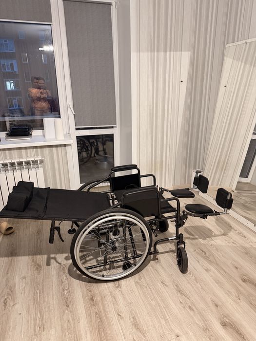 Продам инвалидную коляску