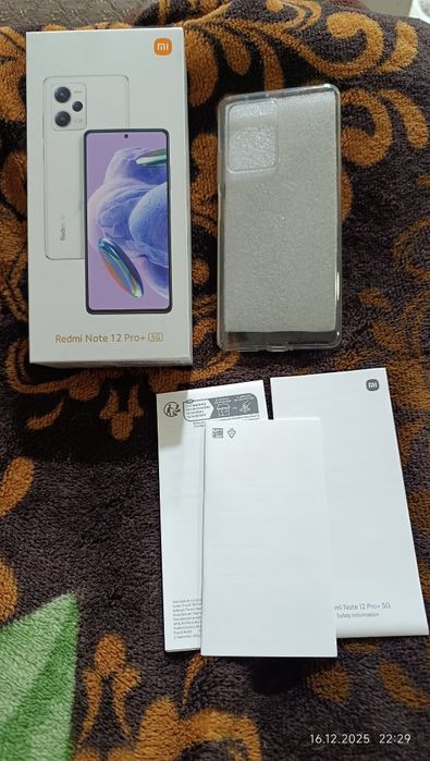 Почти новый Redmi note 12 pro plus 5g
