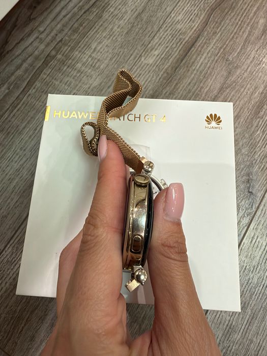 Продавам Huawei Watch GT 4