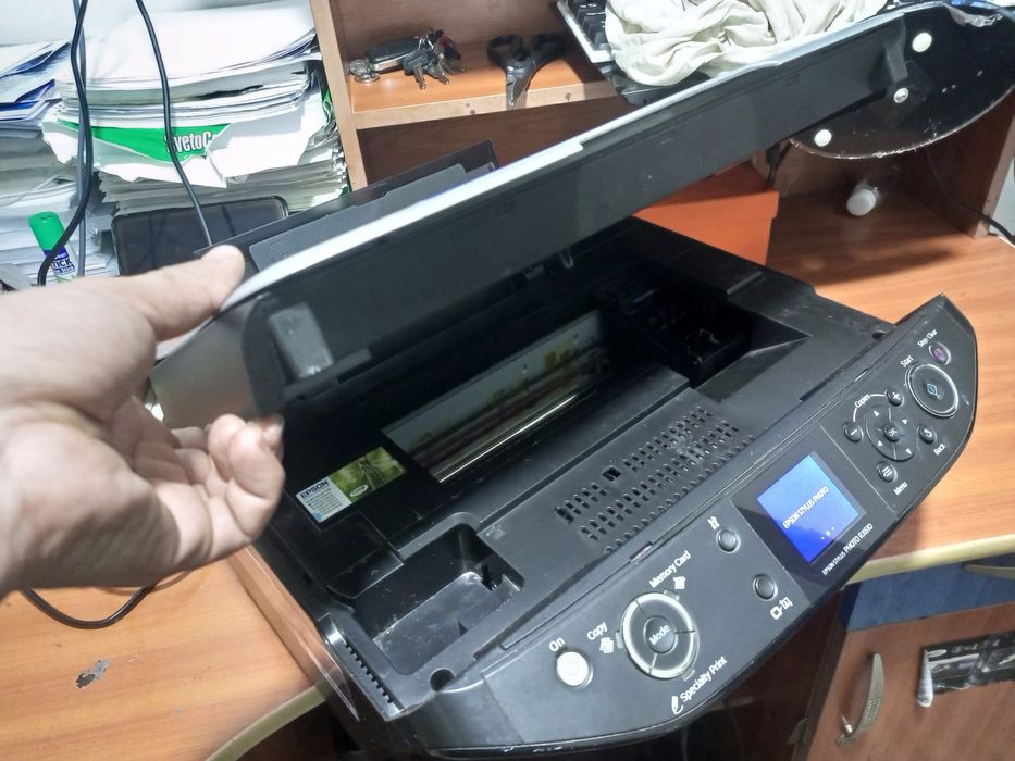 6 ta Rangli Epson 720 Wi Fili simsiz masofadan ishlidi Rasmdagilar bor