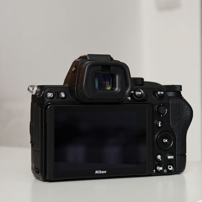 Nikon Z5, 27.000 cadre, stare impecabilă