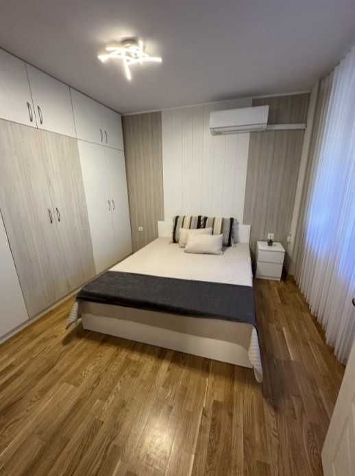 Дава се под наем Тристаен апартамент в София, Изток - 100 кв.м за 1100 € - Снимка #3