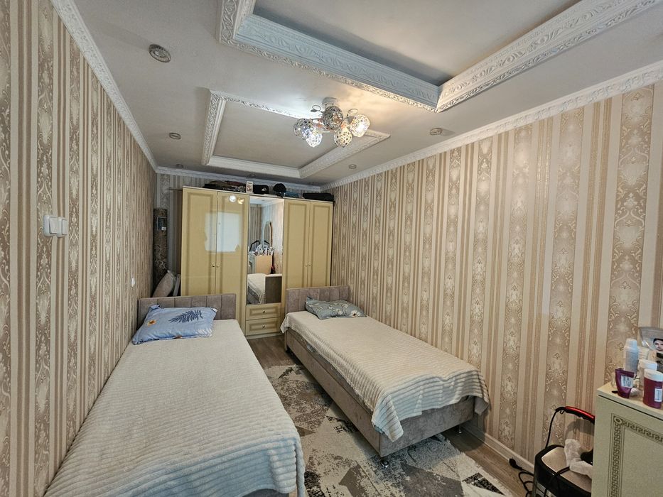Продаю двухкомнатную квартиру на улице Ержанова, дом 63