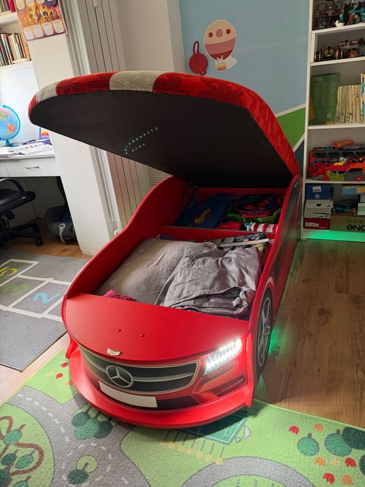 Детско легло Кола с матрак и светлини